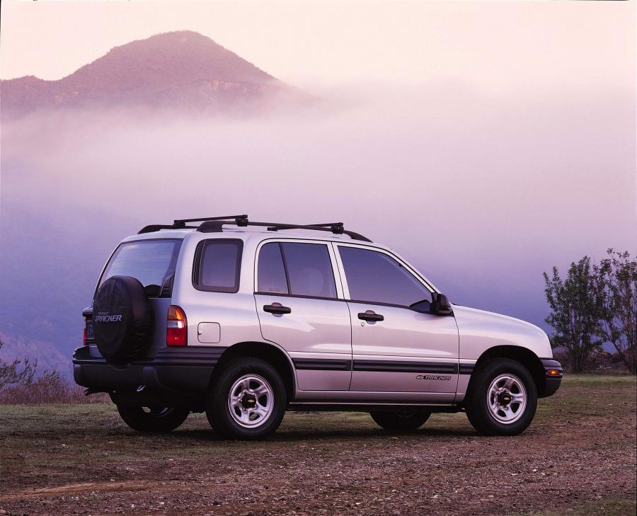  Chevrolet Tracker 2000 года  (фото 27 из 29)
